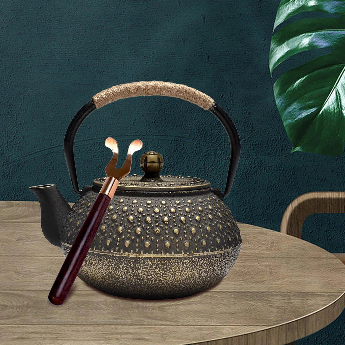 Cast Iron Teapot Tea Kettle Q32986