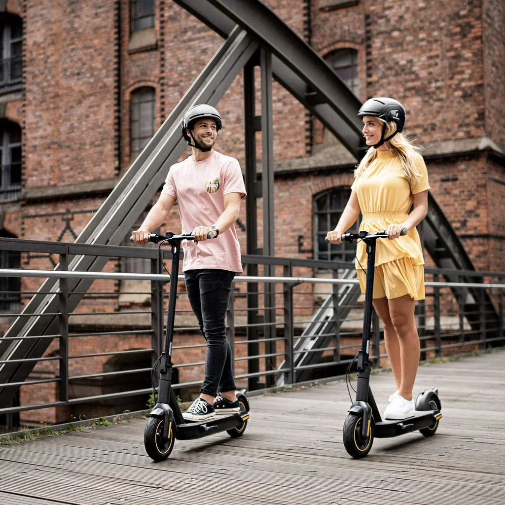 350W Motor 40 Miles Long-Range Electric Kick Scooter M2079