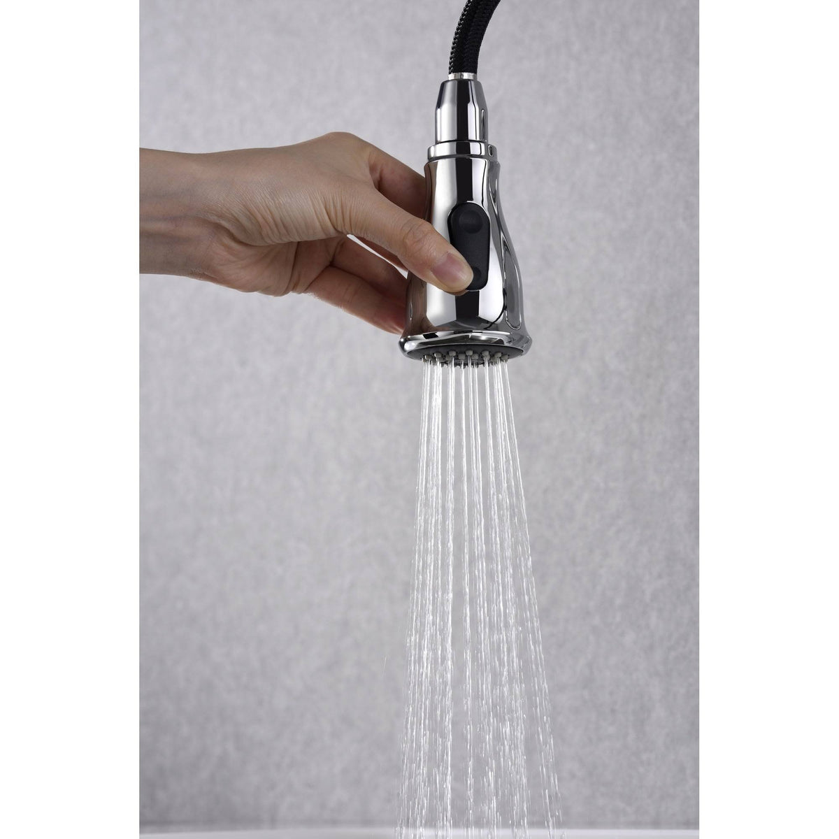 Chrome Single-Handle Pull-Down Sprayer Kitchen Faucet D844