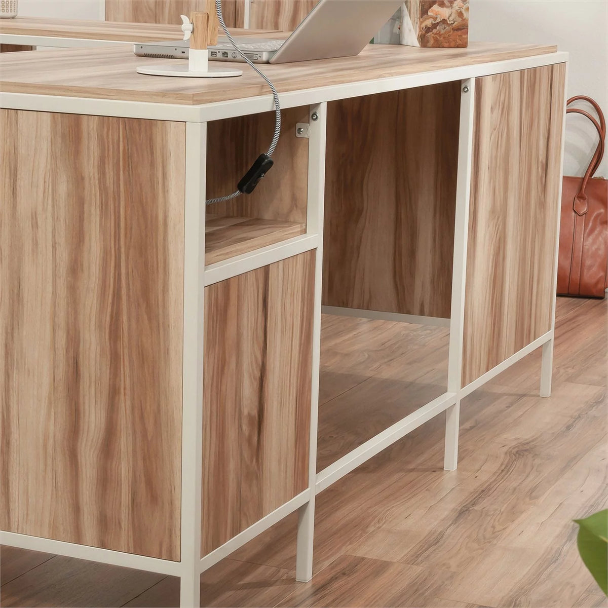 Engineered Wood L-Desk U7444