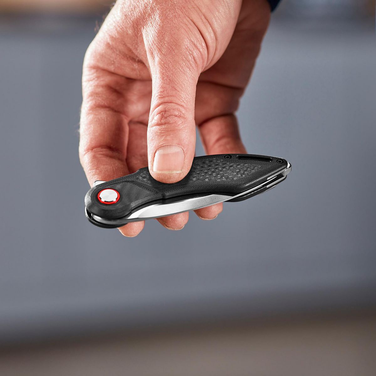 Drop Point Knife with Ceramic Bearings N940