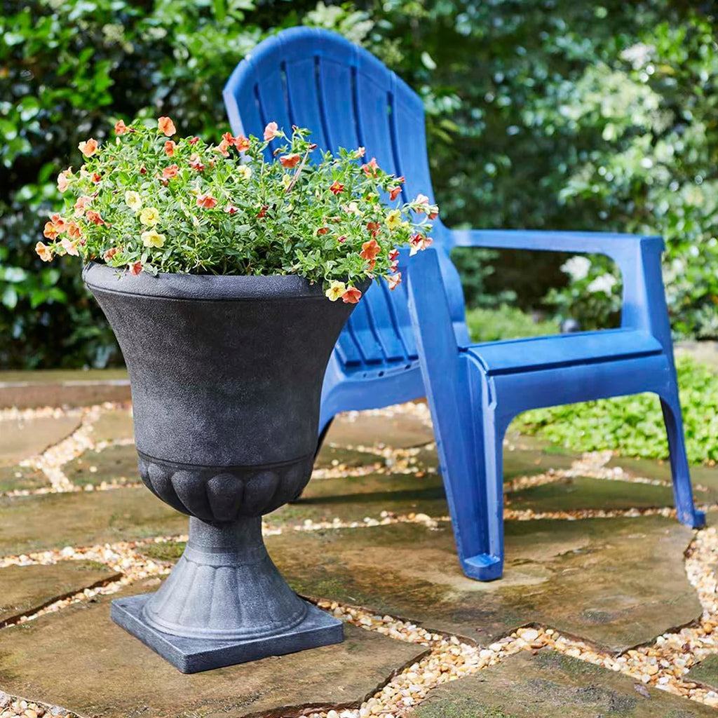 16 Inch Resin Outdoor Planter, Black (2 Pack) Z5951