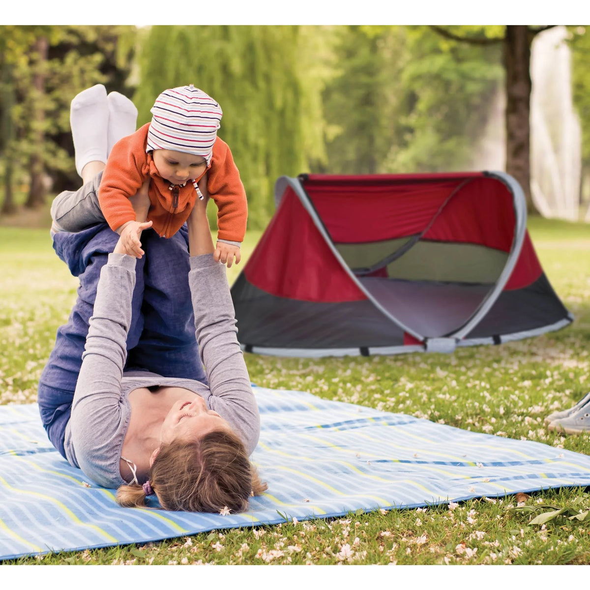 Portable Kids Sleeping Travel Bed and Tent D18203