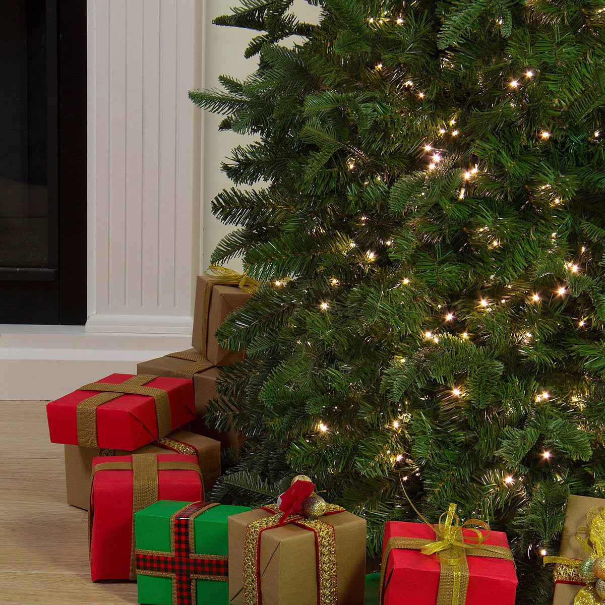 7.5' Pre-Lit Green Tree with Fairy Lights N89442