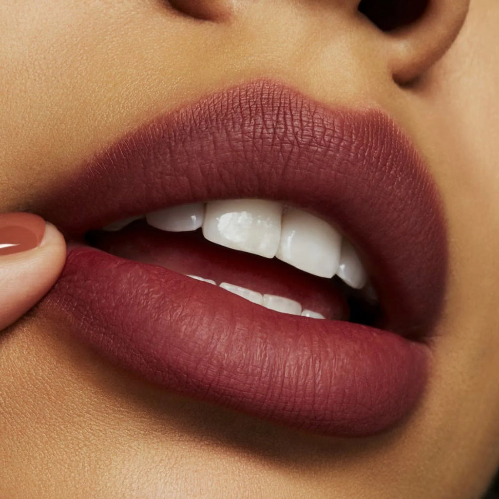 Powder Kiss Lipstick Q186729