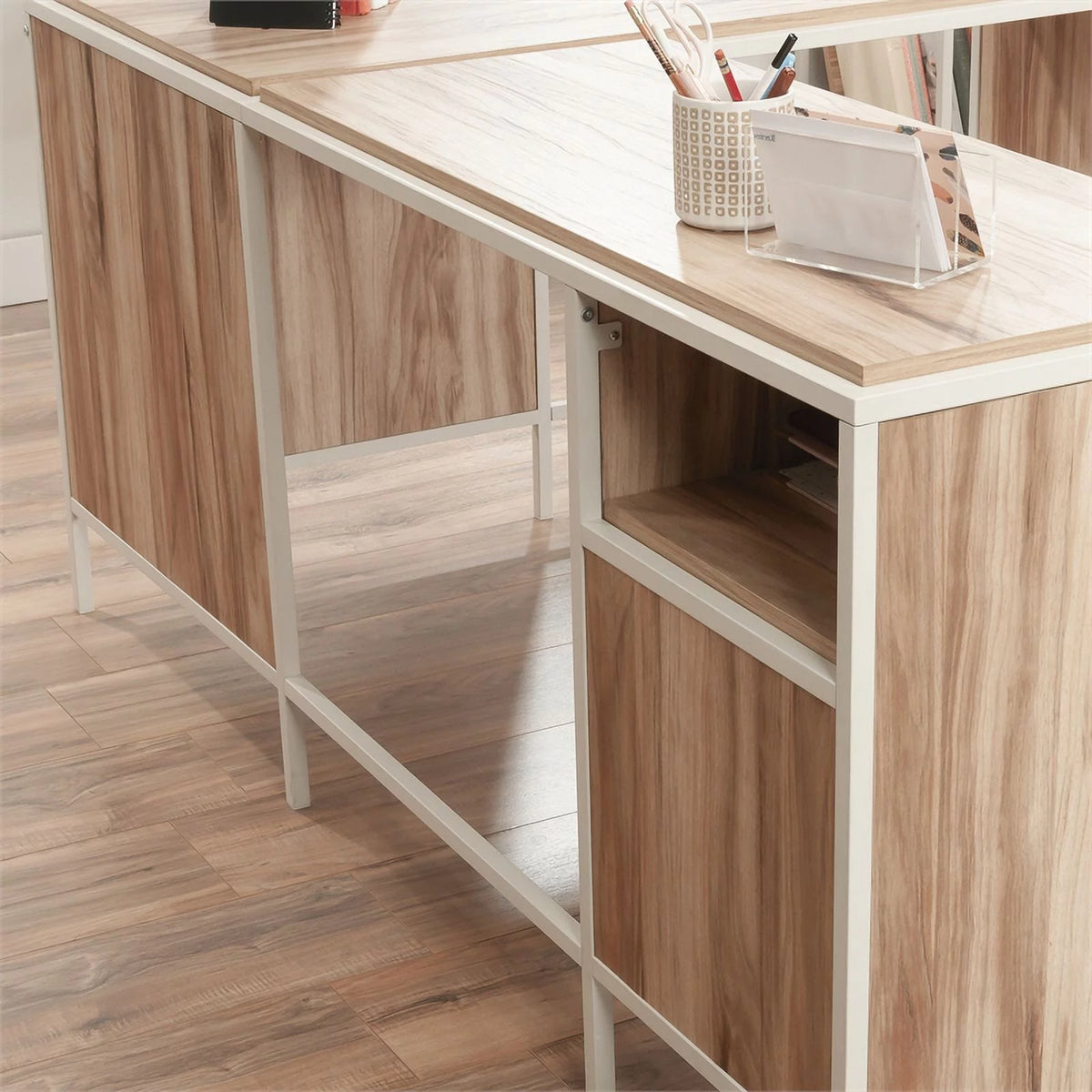 Engineered Wood L-Desk U7444