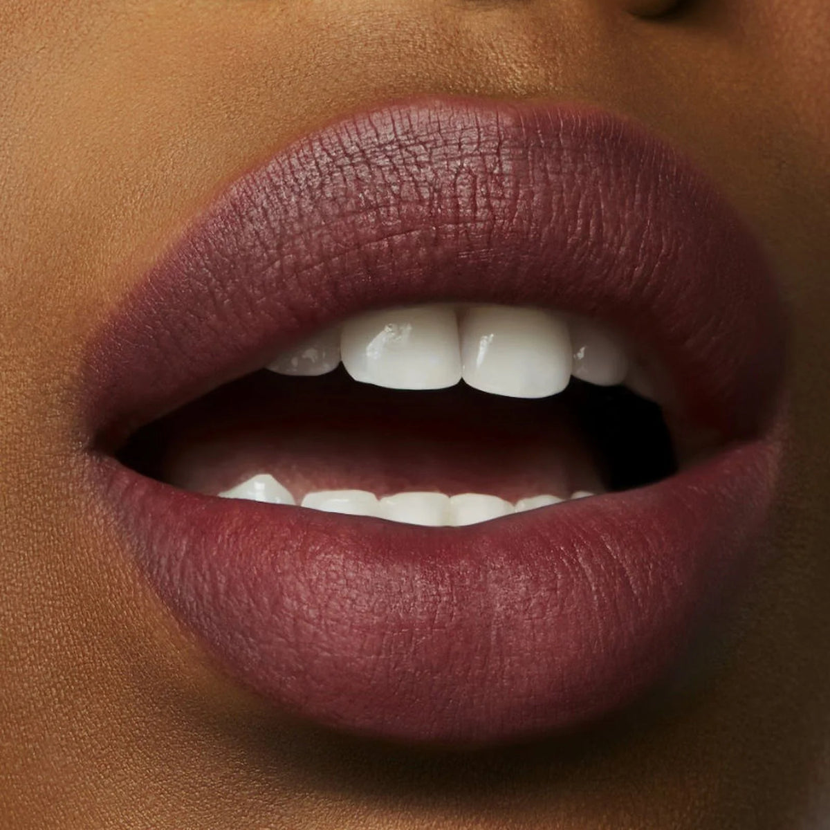 Powder Kiss Lipstick Q186729