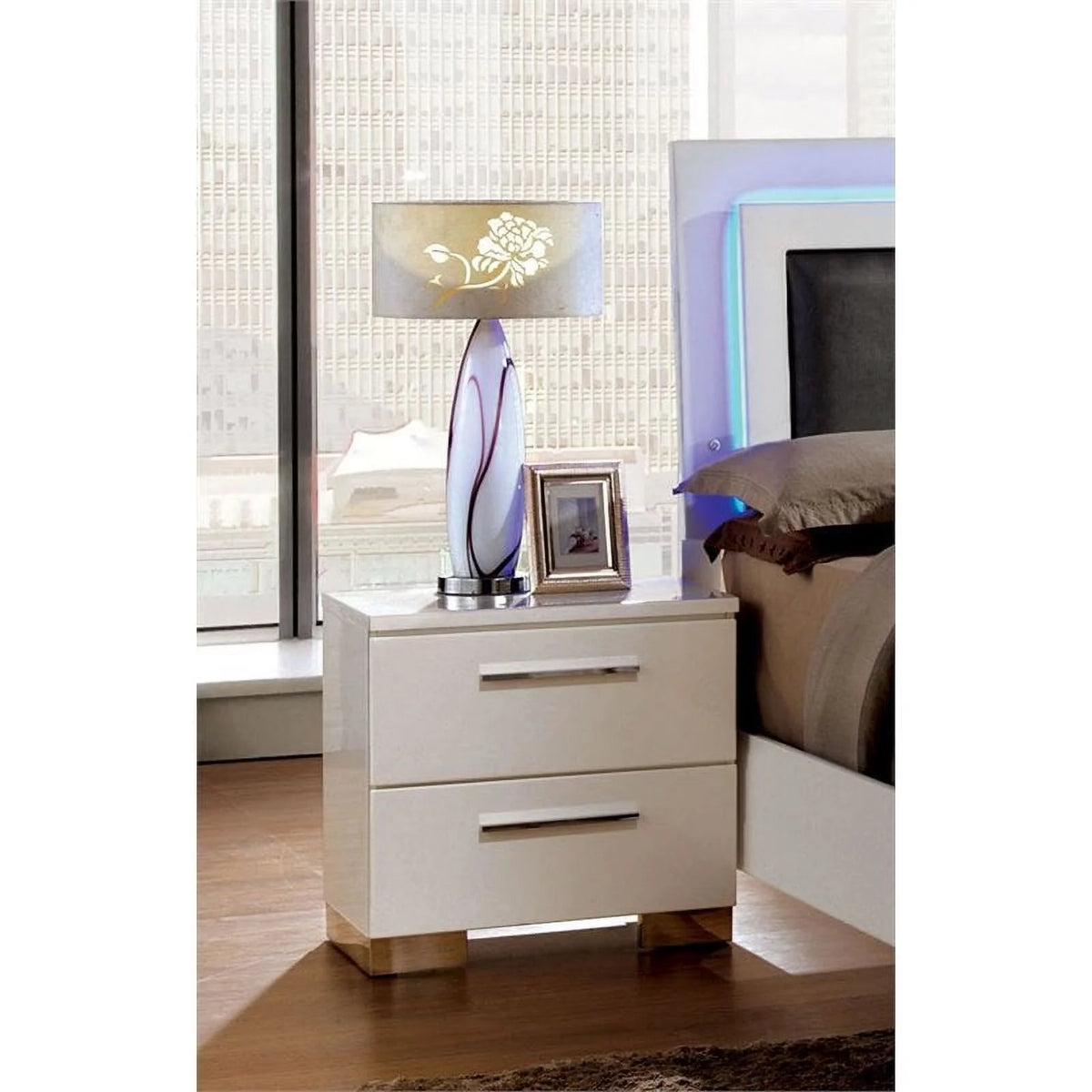 Glossy White Wood Bedroom Set King J28994